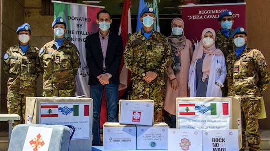 Libano, il Nizza Cavalleria del contingente italiano Unifil dona beni e materiali alla popolazione. Foto