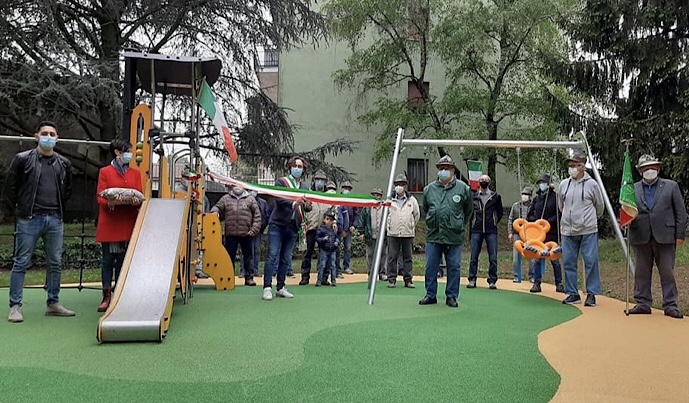 Bellinzago, inaugurata area giochi presso Parco Alpini