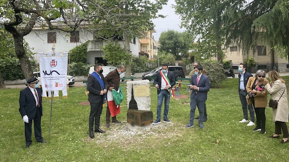Giornata vittime del terrorismo: inaugurata stele in memoria di Francesco Caldara