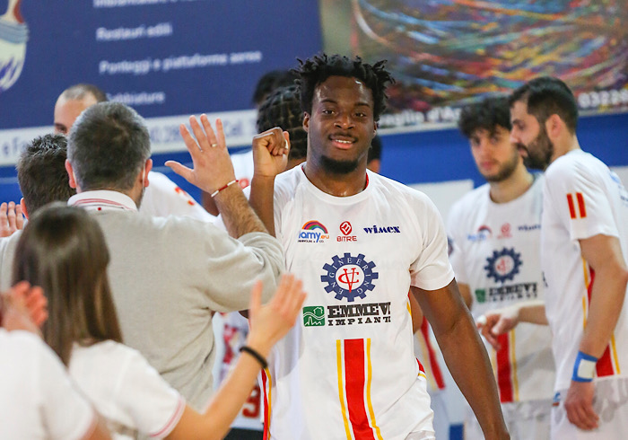 Rinforzo di qualità sotto le plance per l'Oleggio Basket