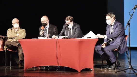 Assemblea dell'Ordine dei Medici di Novara: premiati i laureati di 50 anni fa
