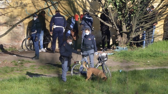 Controlli anti-spaccio presso il canale Quintino Sella