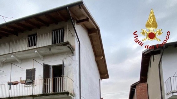 Carpignano Sesia: incendio ad una canna fumaria