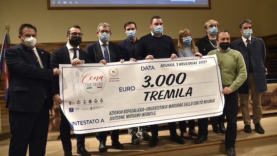 "Cena tricolore": donazione alla Pediatria dell'Aou di Novara