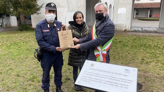 Anche ad Oleggio piantumato "L'albero di Falcone"