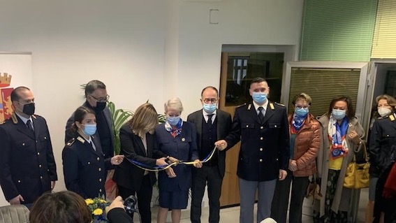  Novara, inaugurata in Questura "Una stanza tutta per sé" dalla collaborazione fra Polizia e Soroptimist. Foto