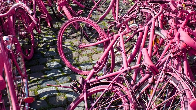 "Pink my bike", biciclettata di Lilt Novara
