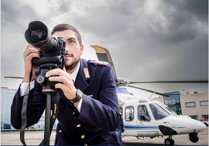 È prenotabile il calendario della Polizia di Stato 2023: scatti dal Bel paese sotto lo sguardo di Gianni Berengo Gardin