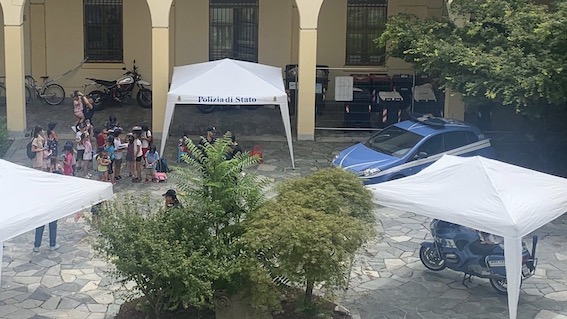 Visita in Questura per i bambini dei Centri estivi