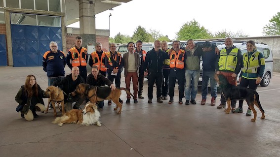 Seminario di mantrailing con bloodhound fra Cameri e Bellinzago