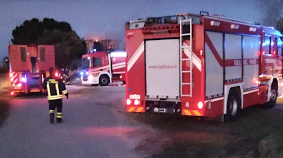 Cerano, fiamme in località Marsina