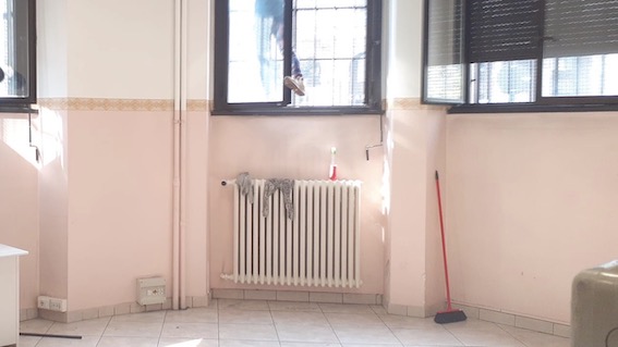  Novara, la ex palazzina dei vigili punto di raccolta e distribuzione materiale per aiutare gli ucraini in città
