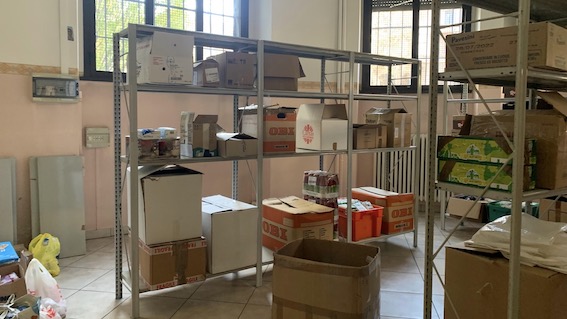 Aperto il punto di raccolta e distribuzione materiale per profughi ucraini all'ex palazzina dei vigili