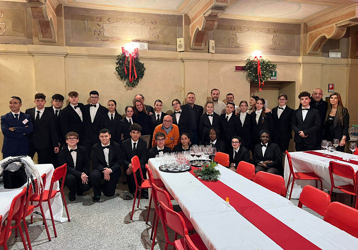 Trecate, successo per la prima edizione della Cena natalizia di solidarietà 