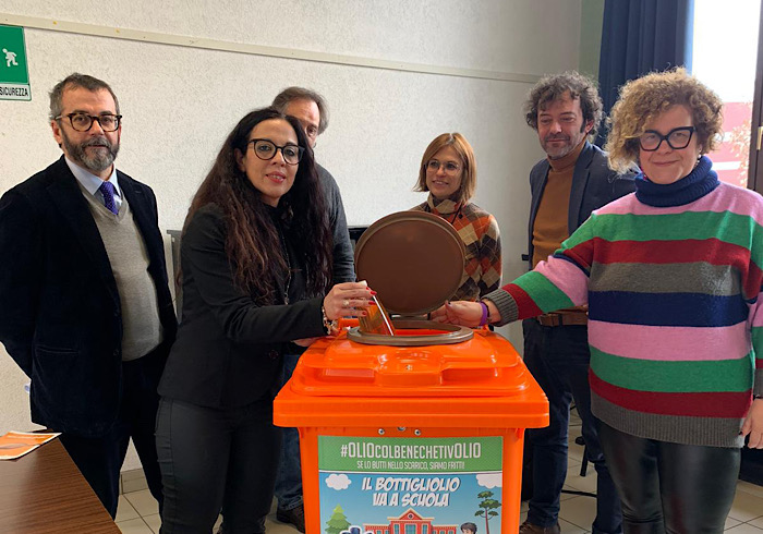 Nelle scuole novaresi il recupero dell’olio esausto diventa un contest