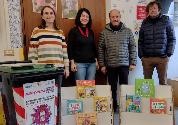 Novara: Assa regala due librerie Montessoriane al Centro per le famiglie di via Della Riotta