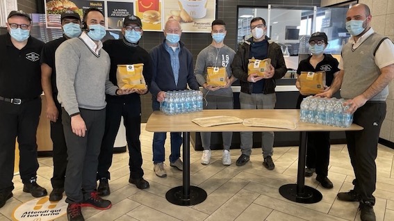  Novara, 100 pasti caldi a settimana donati da McDonald’s, Fondazione Ronald McDonald con Banco Alimentare del Piemonte