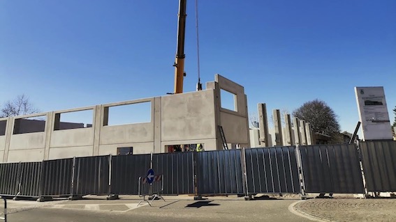 Trecate, procedono i lavori di rcostruzione del nuovo palazzetto dello sport in via Mezzano