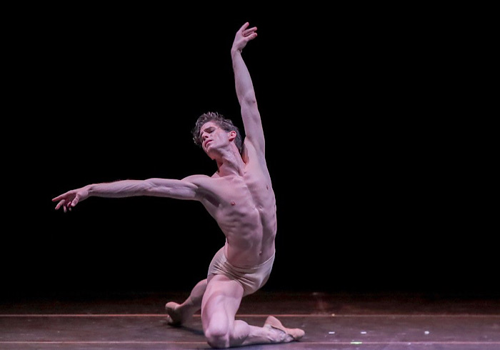 Teatro Coccia: sostituzione de Il lago dei cigni con Gran Gala Il cigno nero