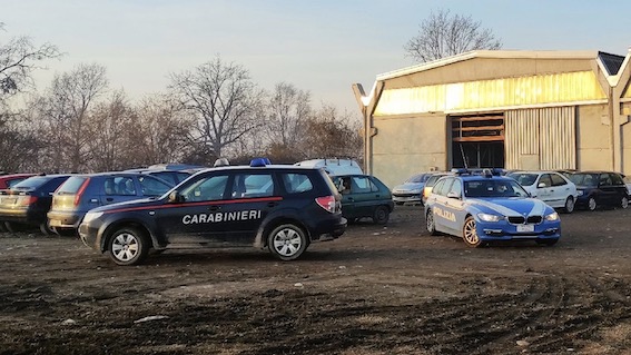  Novara, violazioni ambientali per un centro di autodemolizioni: sequestro e denuncia