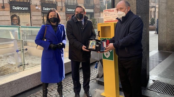 Novara, posizionati due nuovi defibrillatori