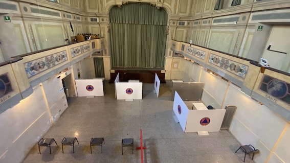 Trecate, presto attivo hub vaccinale a teatro
