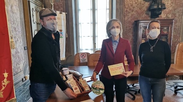 Trecate, premiati i vincitori dei concorsi "Natale in Vetrina" e "Natale sui Balconi"