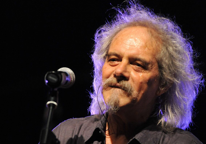 Enrico Maria Papes de “I Giganti” apre il cartellone di Libri & Musica