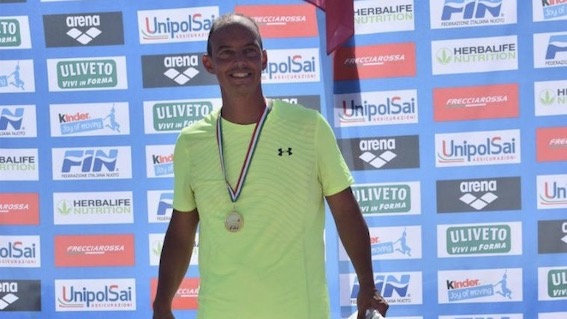  Nuoto, campionato italiano di mezzo fondo: due primi posti per il novarese Di Sabato