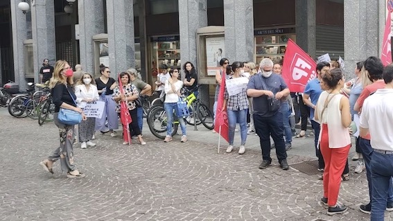 Novara, presidio dei lavoratori Eurotrend
