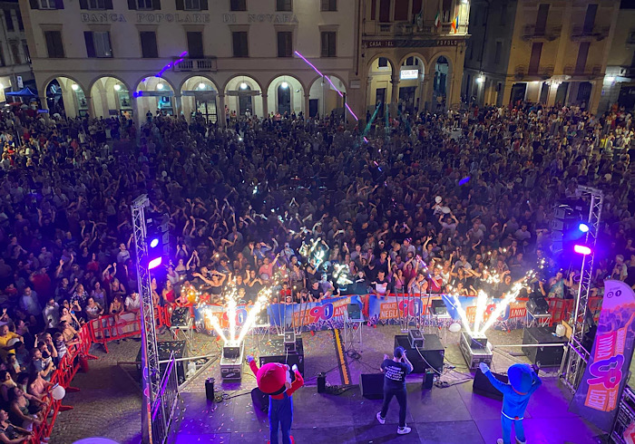Successo de "La notte in rosa", evento con e per i commercianti trecatesi