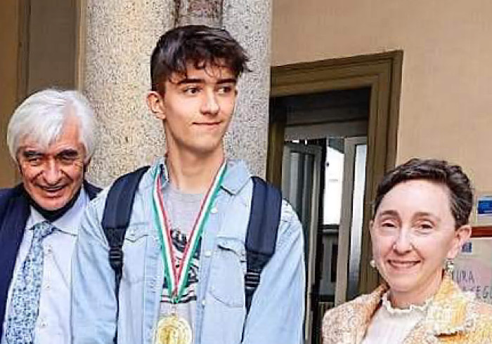 Giovane trecatese premiato al concorso "Dante Alighieri - aspetti sociali" di Istituto Nastro Azzurro