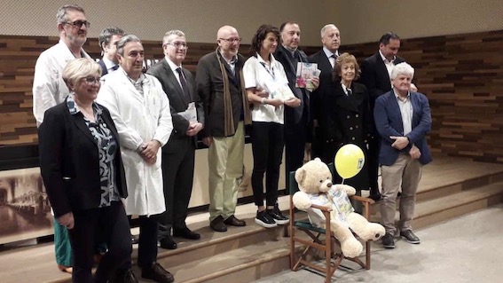 Colori e fiabe nella sala operatoria  della Pediatria dell’Aou con Abio Novara,  primo progetto simile in Italia