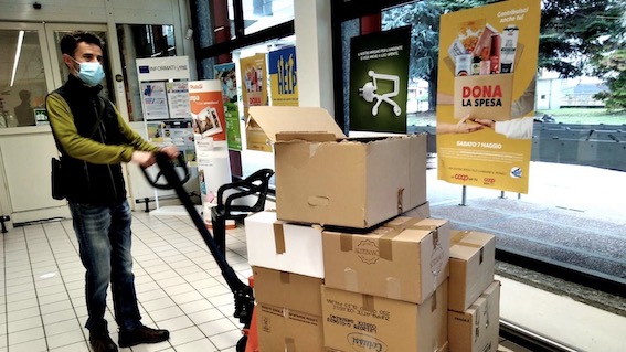 "Dona la spesa", ad Arona raccolta una tonnellata di generi alimentari