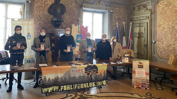 Trecate, presentato il progetto "Matite in volo - Flying Crayons" dell'Associazione For Life onlus 