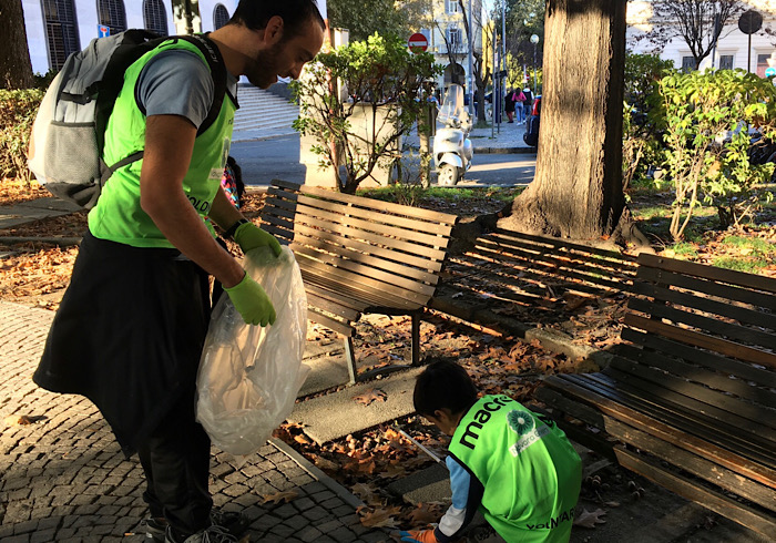 Novara Green: pulizie al parco coinvolgendo i bambini