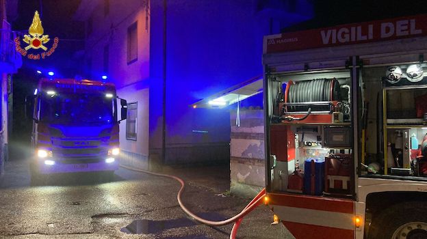 Cerano, fiamme in un'abitazione: nessun ferito