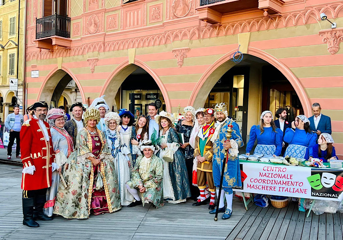 Novara al raduno delle maschere di Vercelli