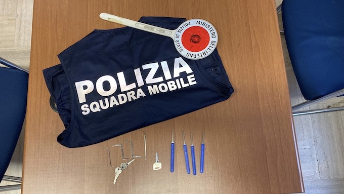 Novara, due arresti per furto in abitazione