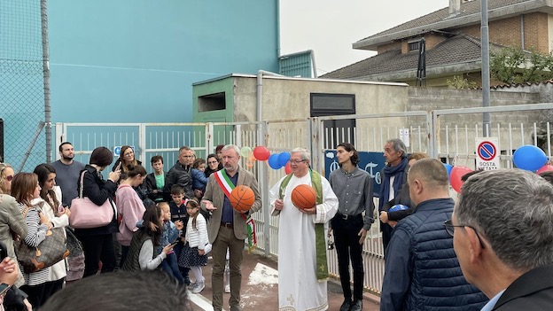 Oleggio, inaugurato parchetto giochi a Fornaci