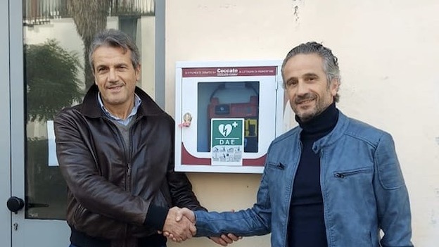 Romentino, donato defibrillatore alla comunità