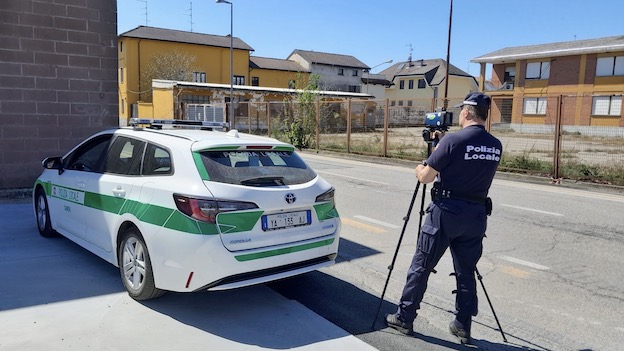Cameri, controlli della velocità con il telelaser