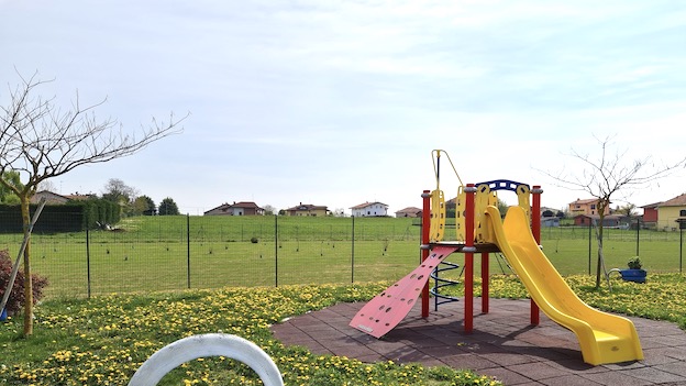 Oleggio, s'inaugura il "Bosco della Memoria" al parco dedicato a Crystal