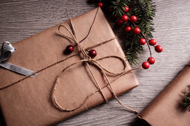 Natale 2023, per Confesercenti 3 italiani su 4 ancora a caccia dei regali