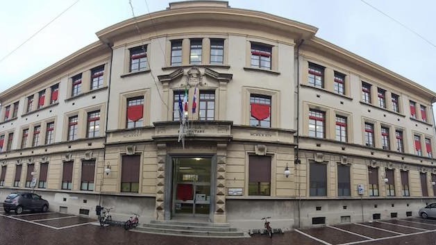 Trecate, riproposto grande calendario dell'avvento alla scuola primaria