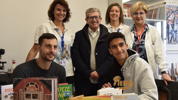 Il Novara Fc dona libri al presidio "Nati per leggere" della Pediatria dell'Aou