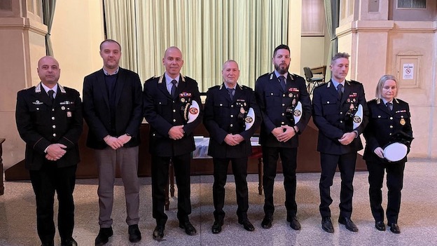 Trecate, ufficiali e agenti della polizia locale premiati dalla Regione