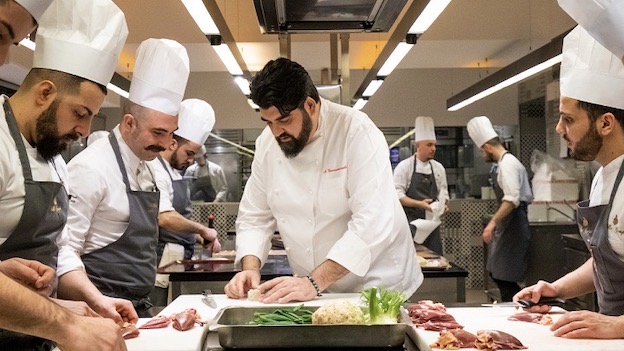 Chef Cannavacciuolo a Vicolungo per l'edizione estiva del contest "Impiatto Forte"
