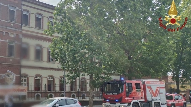 Iti Omar, crollati circa 100 metri quadrati di tetto 