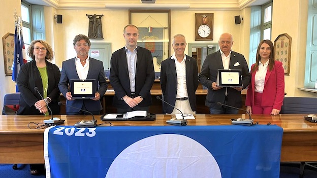 Dalla Provincia riconoscimento a Gozzano e S. Maurizio d'Opaglio per la Bandiera Blu
